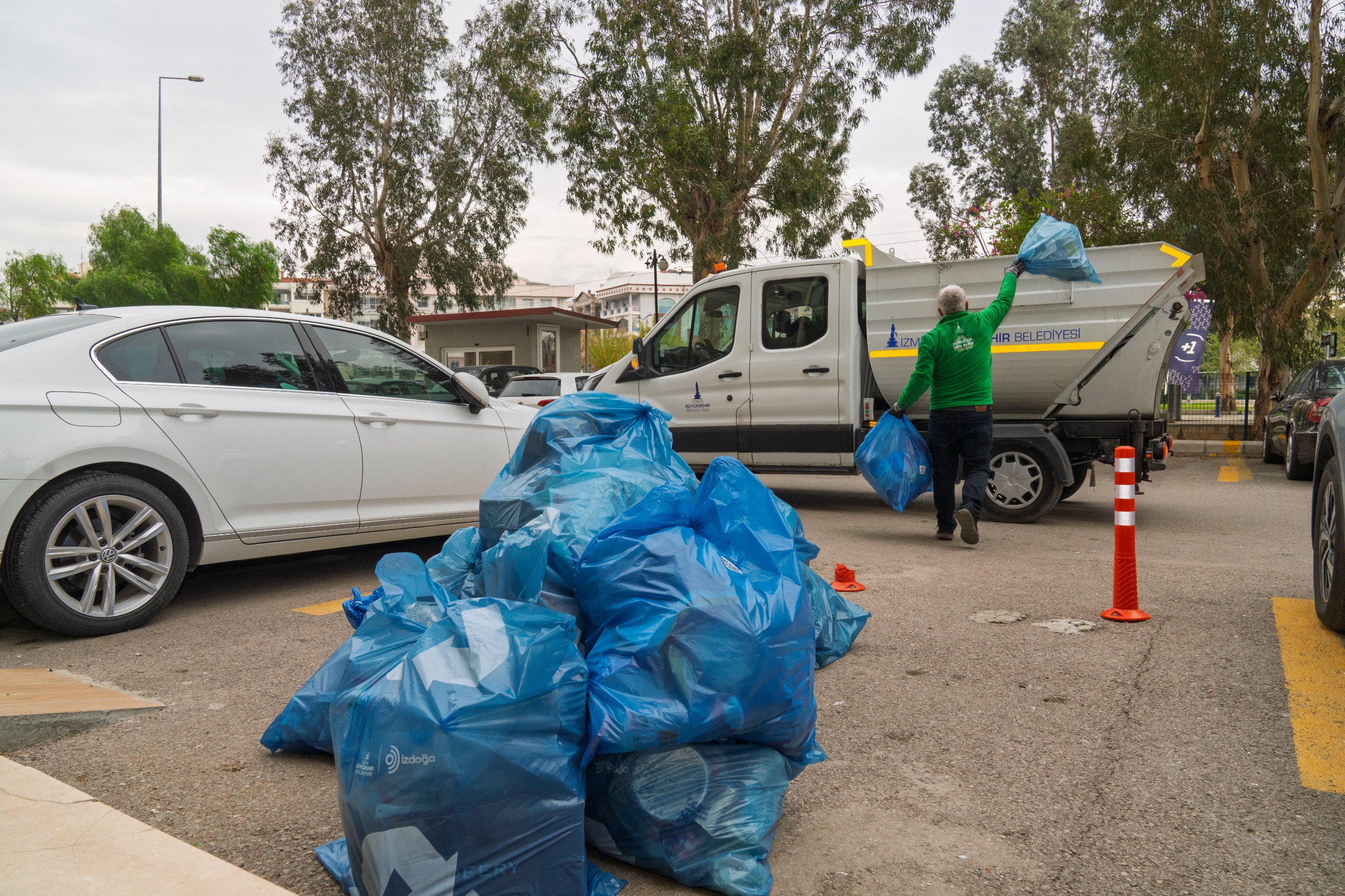 İzmir’de 'Dönüşüme Evde Başla' 26 Mahalleye Ulaştı (7)