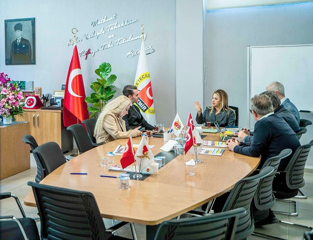 İzmir’de Iş Dünyası Ile Basın Arasında Dikkat Çeken Buluşma (1)-1