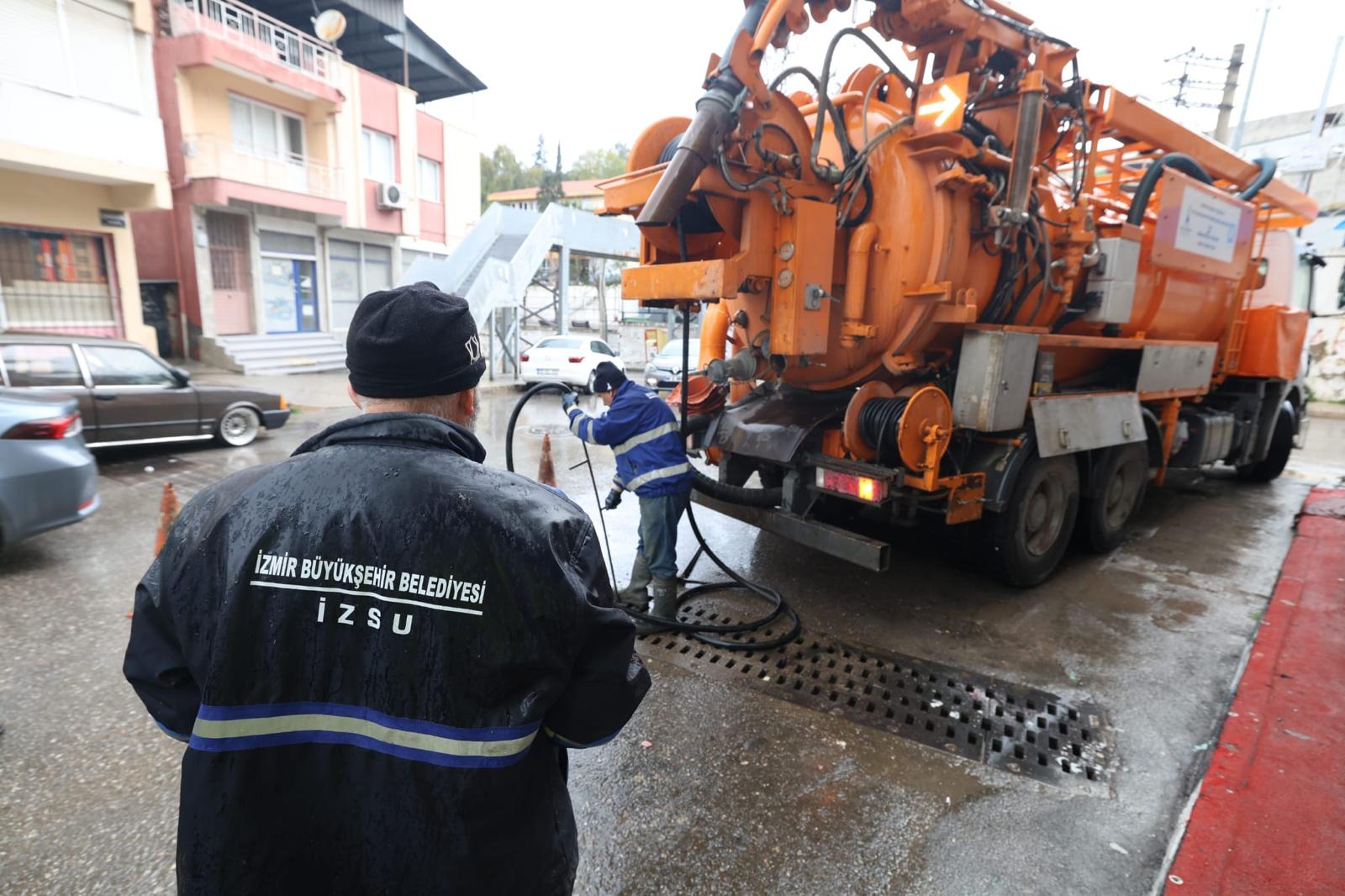 İzmir’de Kuvvetli Yağış Alarmı (2)