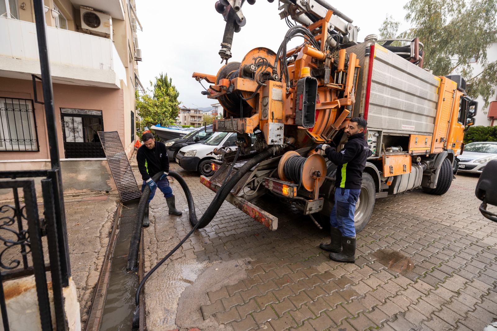 İzmir’de Sağanak Ve Fırtına Alarmı Ekipler Sahaya Indi (11)