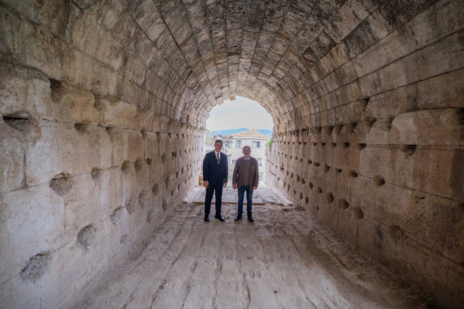 İzmir’de Tarihe Açılan Yeni Yol! Smyrna Ayağa Kalkıyor (1)