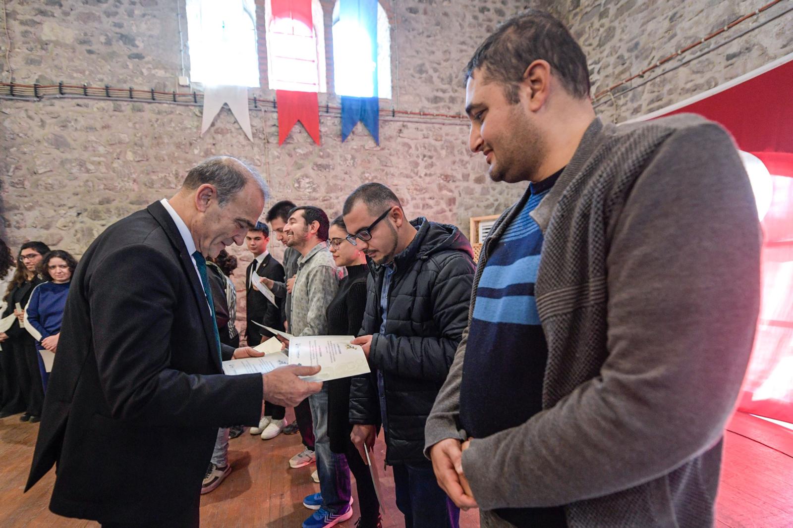 İzmir’de Yürek Isıtan Proje Ardıç Hikâyeleri Kitaplaştı (6)