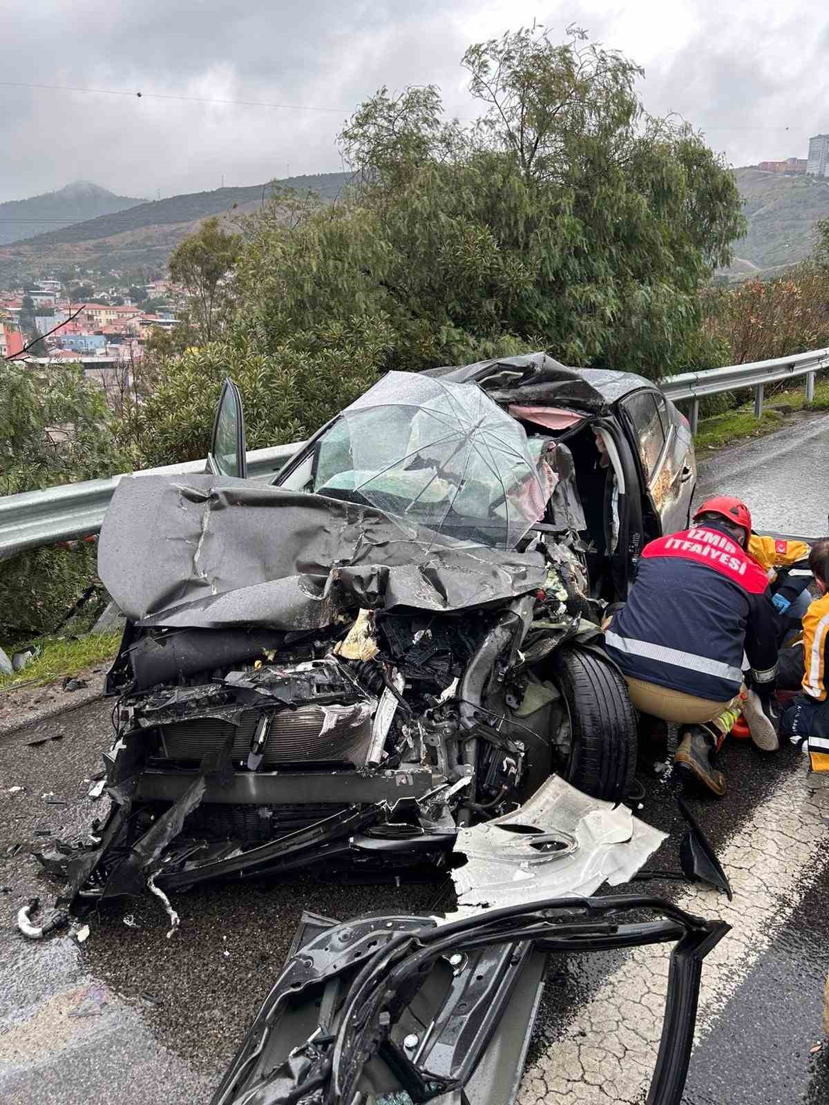 İzmir’de Zincirleme Trafik Kazası2 Çin Uyruklu Yaralılar Var!