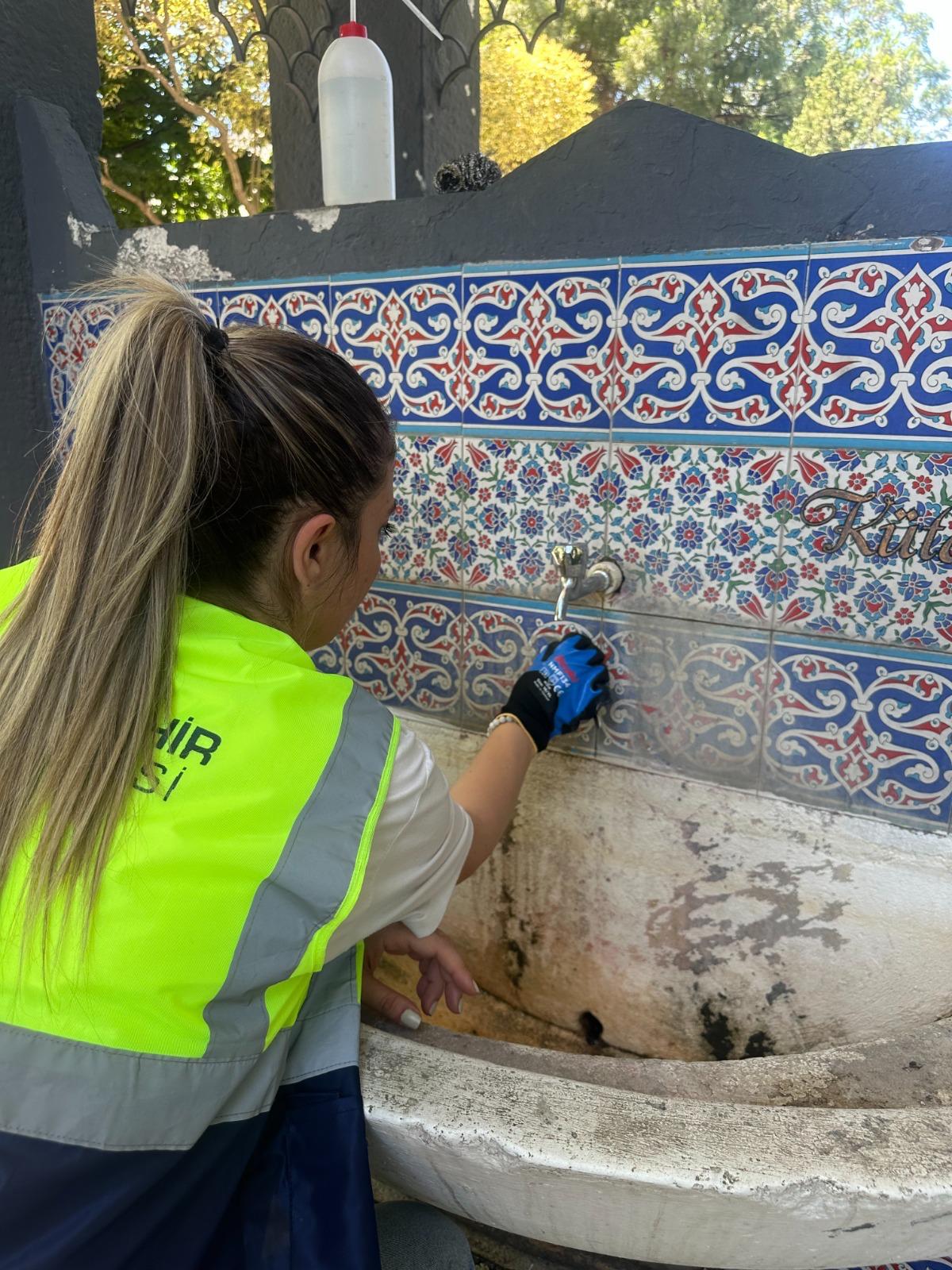 İzmir’in Hafızasına Dokunan Eller Iş Başında (1)