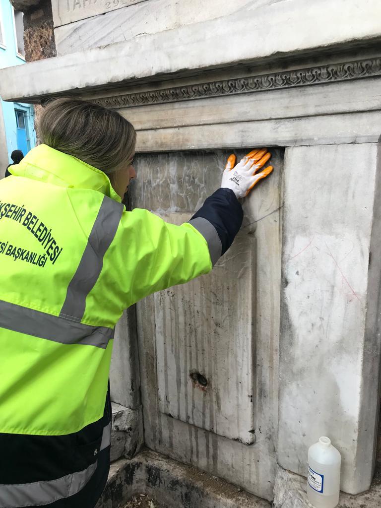 İzmir’in Hafızasına Dokunan Eller Iş Başında (4)