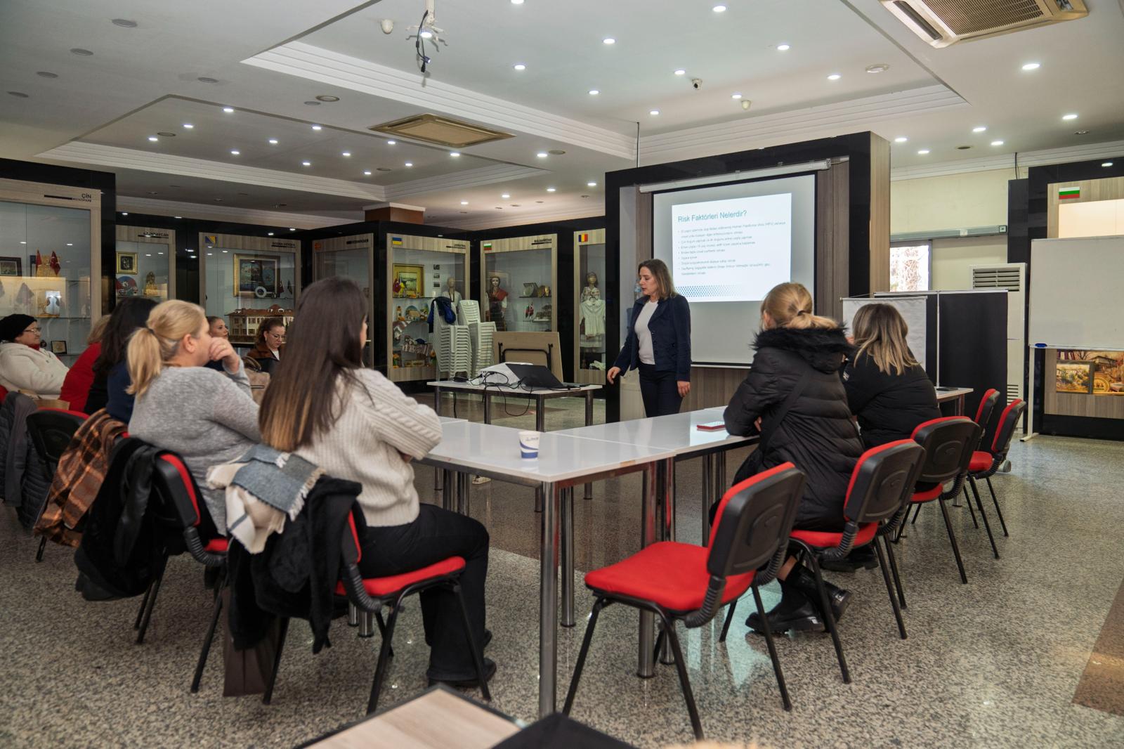 İzmirli Yurttaşlar Rahim Ağzı Kanserine Karşı Bilinçleniyor (1)