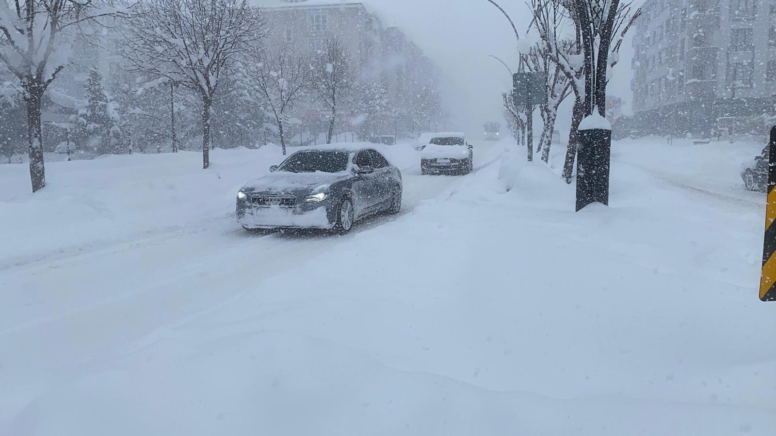 Kar Yeniden Bastırdı Görüş Mesafesi 20 Metreye Düştü (3)