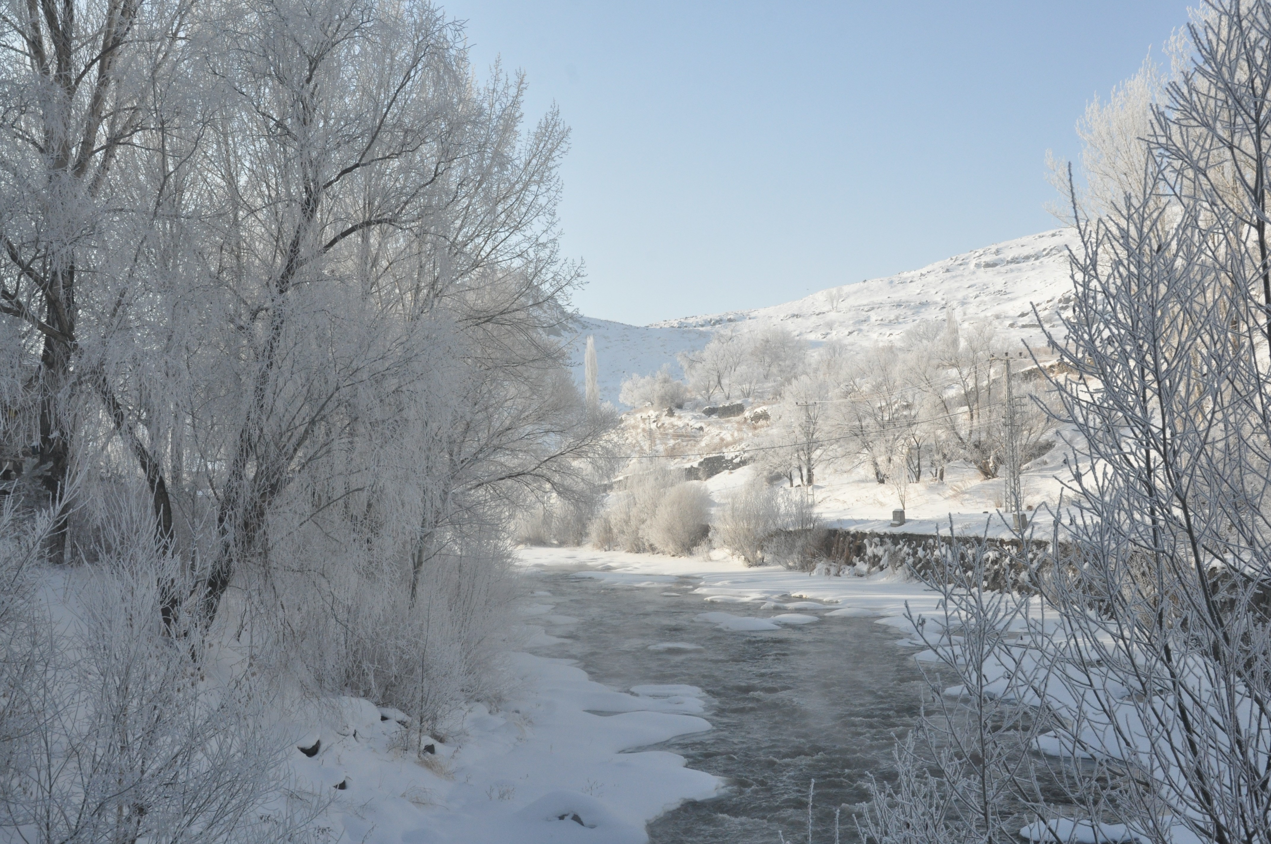 Kars’ta 17 Derecede Doğa Buz Müzesine Döndü (2)