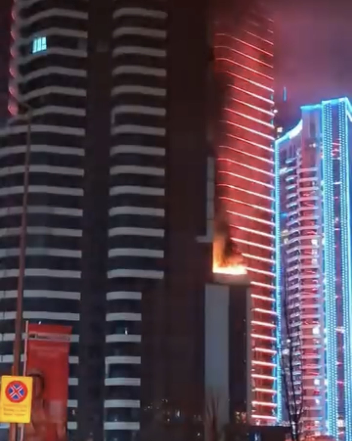 Konak’ta Lüks Binada Yangın Paniği Yaşandı! (1)