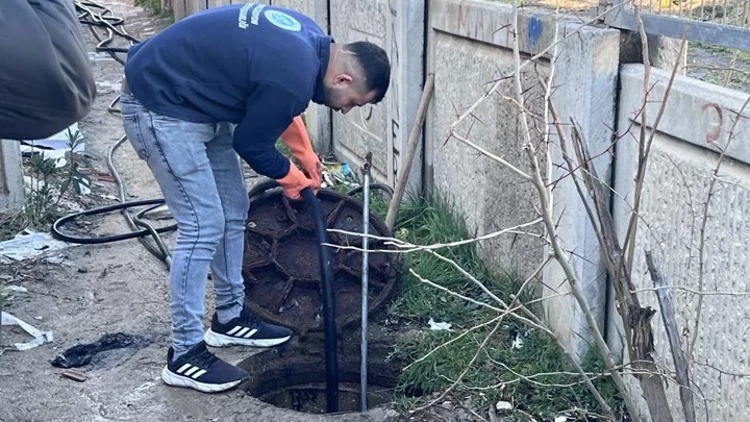 Manisa’da Rögarda Bebek Ihbarı! Polis Ve Maski̇ Harekete Geçti (1)