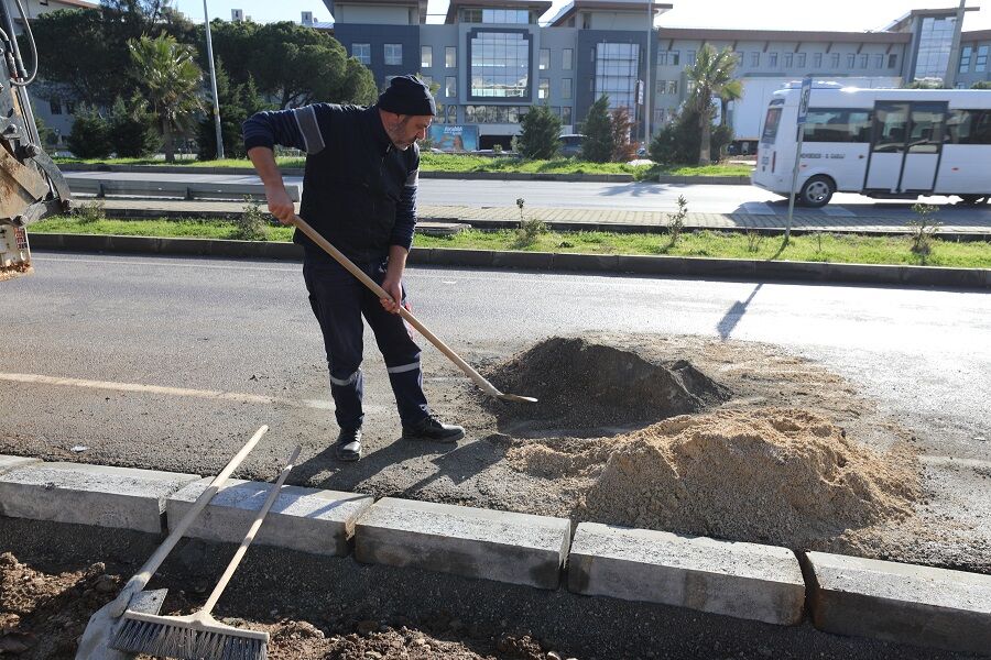 Menderes’te Kaldırım Çalışmaları Devam Ediyor (3)
