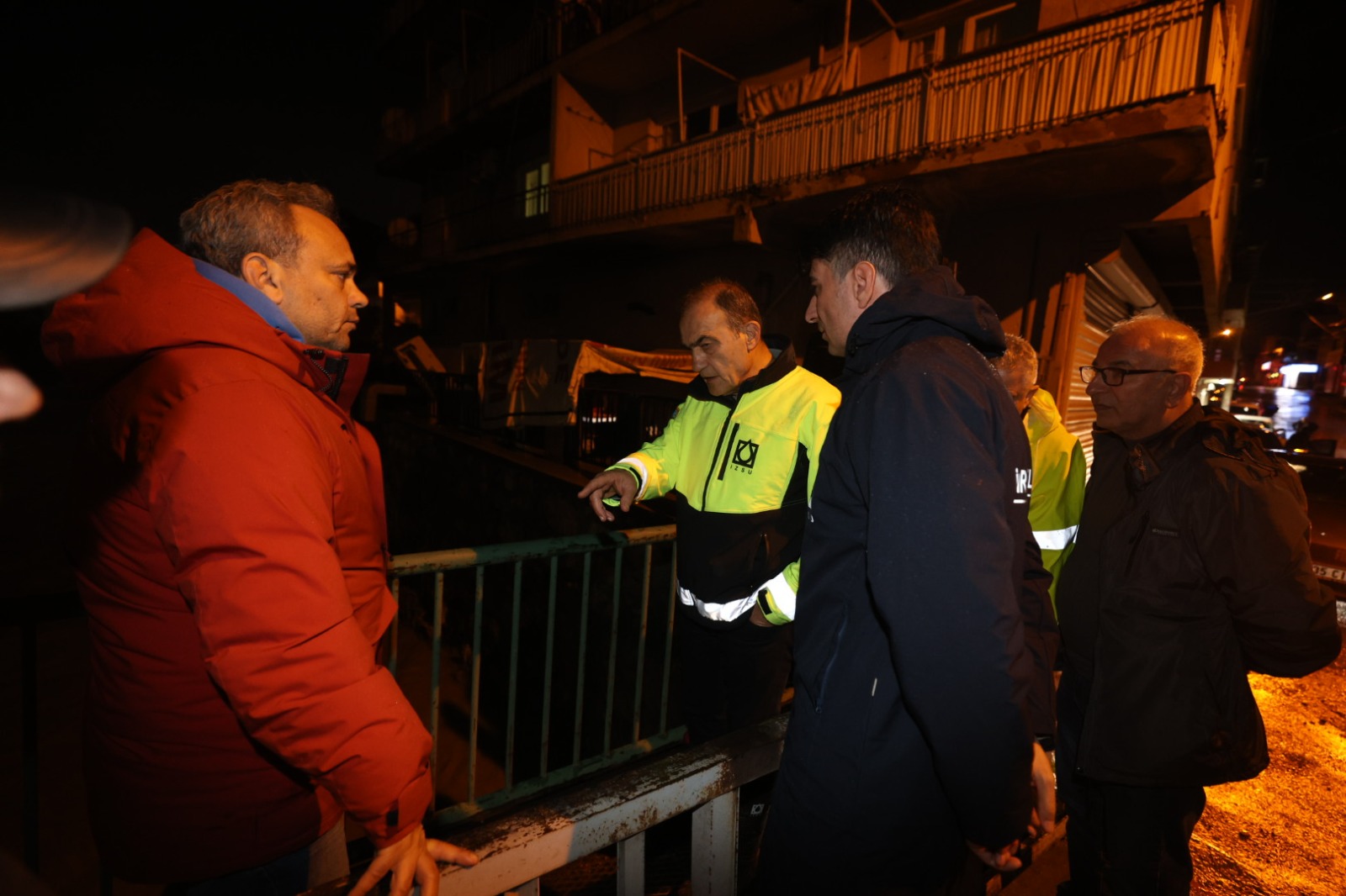 Metrekareye 80 Kilo Yağış Düştü, İzmir’de Seferberlik Ilan Edildi (12)