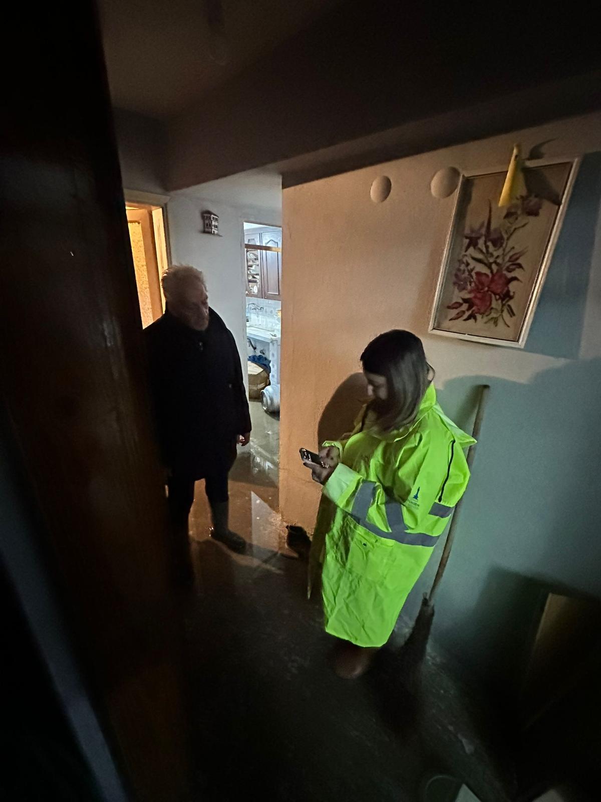 Metrekareye 80 Kilo Yağış Düştü, İzmir’de Seferberlik Ilan Edildi (4)