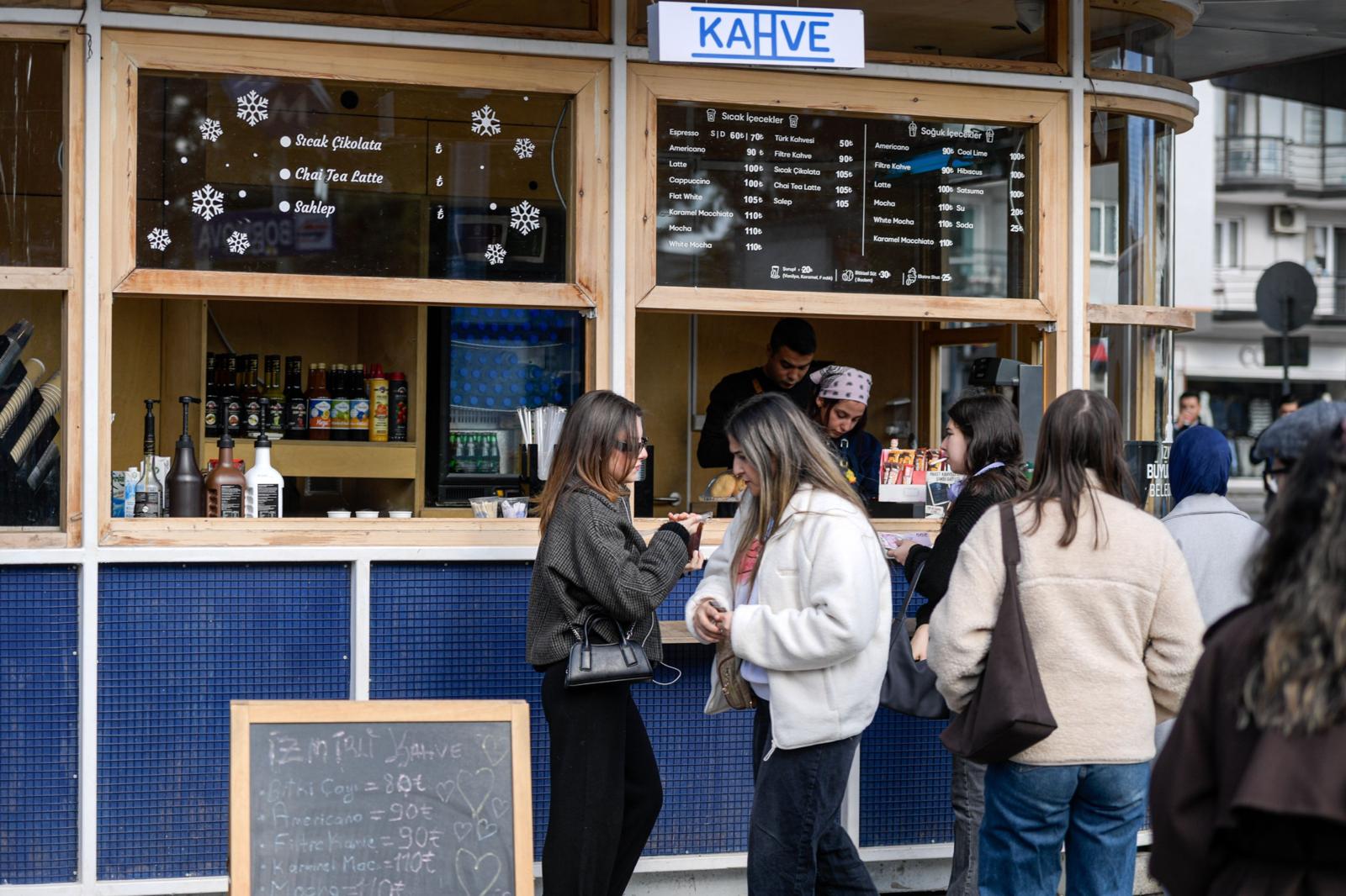 Öğrencilerin Gözdesi Oldu! İzmirli Kahve Büyüyor (5)