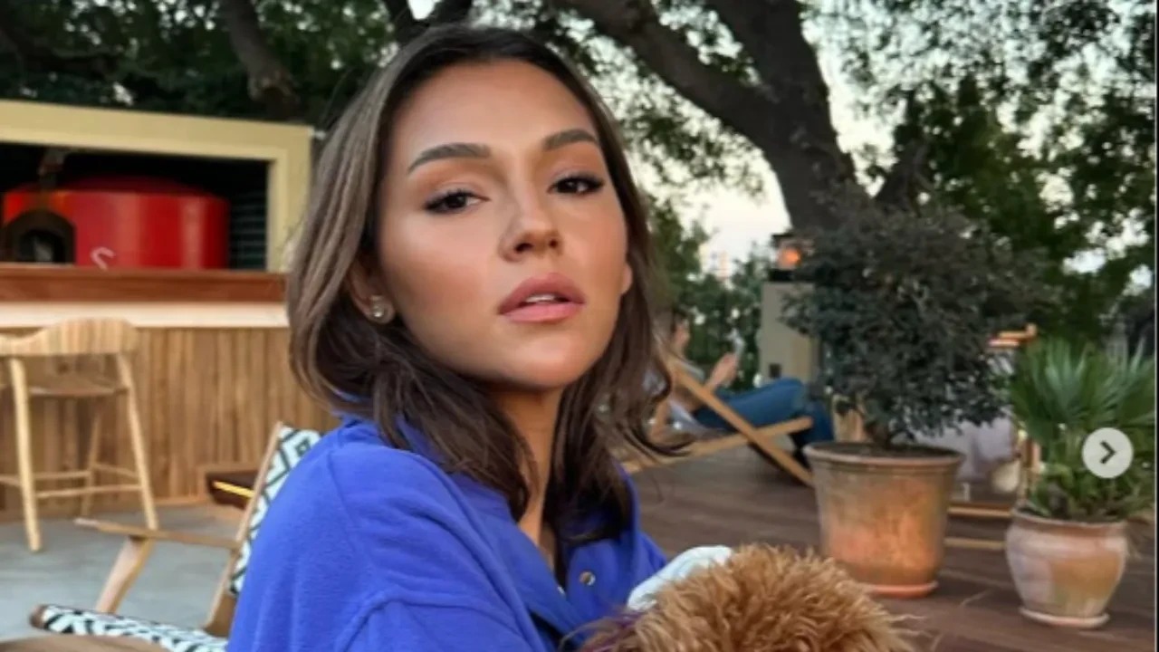 Oyuncu Cagla Boz Ve Gullunun Ogl