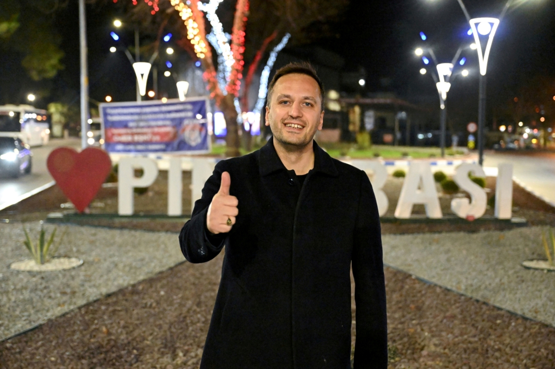 Pınar Caddesi Baştan Aşağı Yenilendi, Şampiyon Heykeliyle Taçlandı! (4)