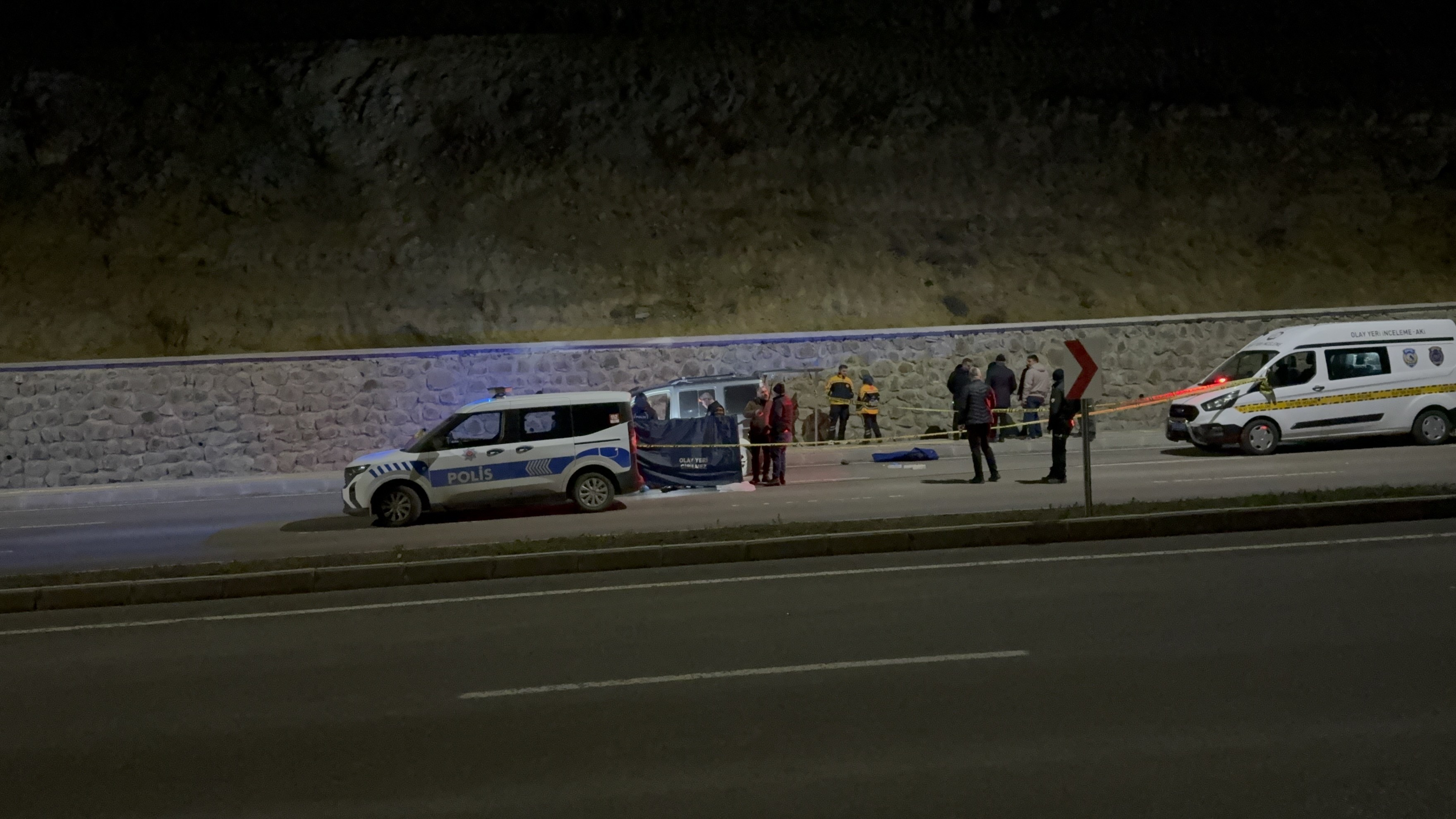Samsun'da Yasak Aşk Faciası! Ayrılığı Kabul Etmeyince Boğazını Kesti (2)