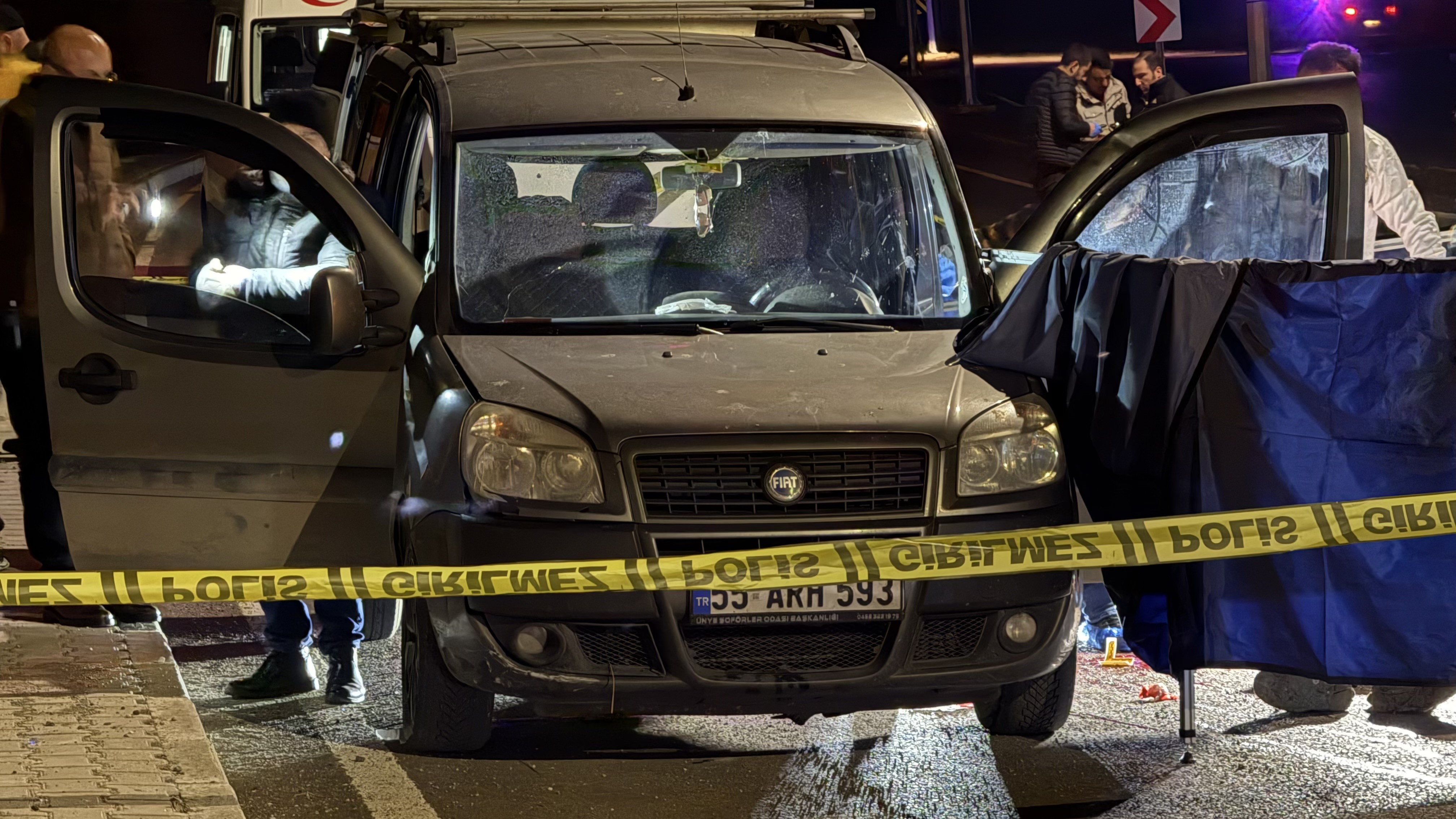 Samsun'da Yasak Aşk Faciası! Ayrılığı Kabul Etmeyince Boğazını Kesti (3)