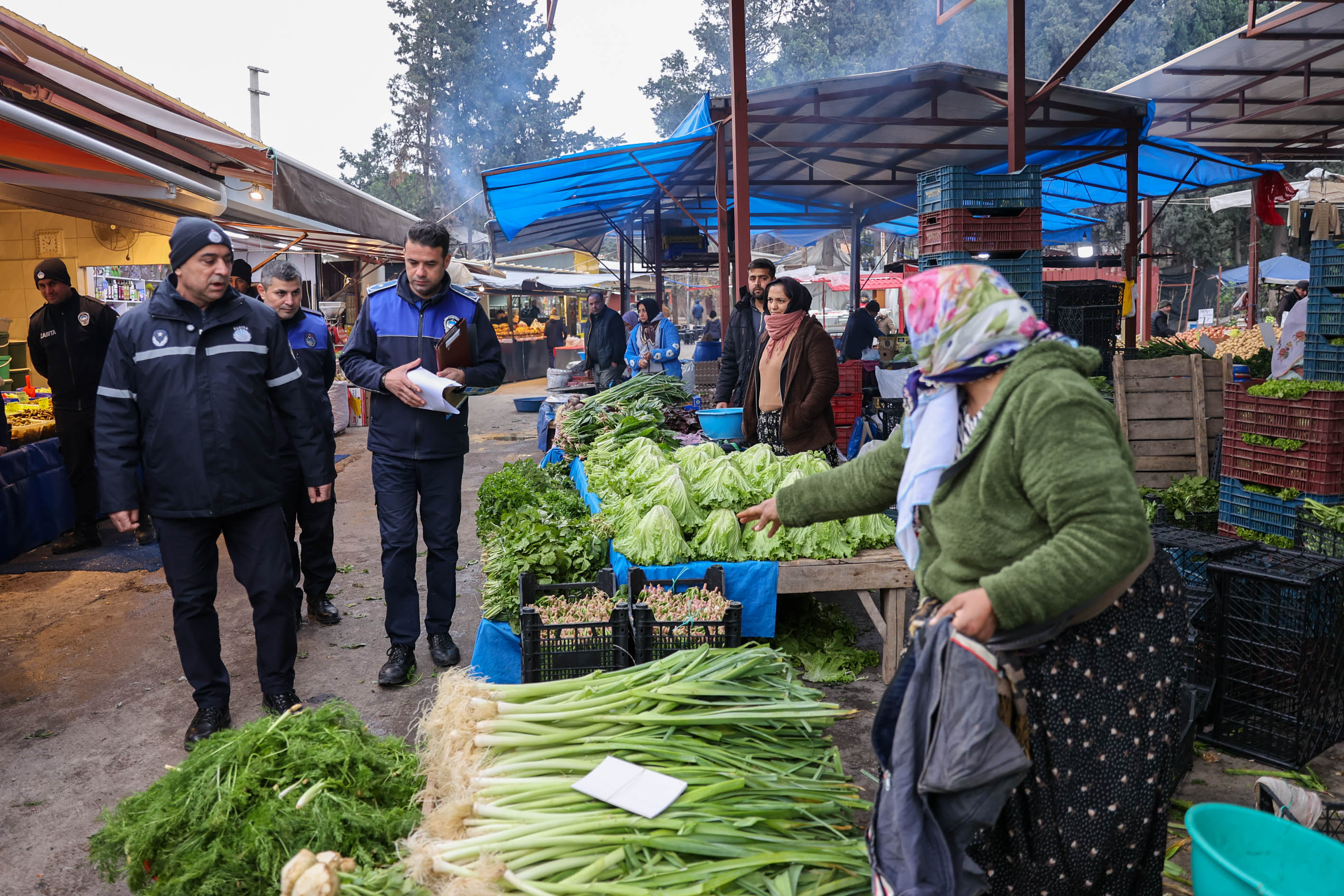 Şirinyer Pazar Yeri’nde Kaçak Tezgah Operasyonu (3)