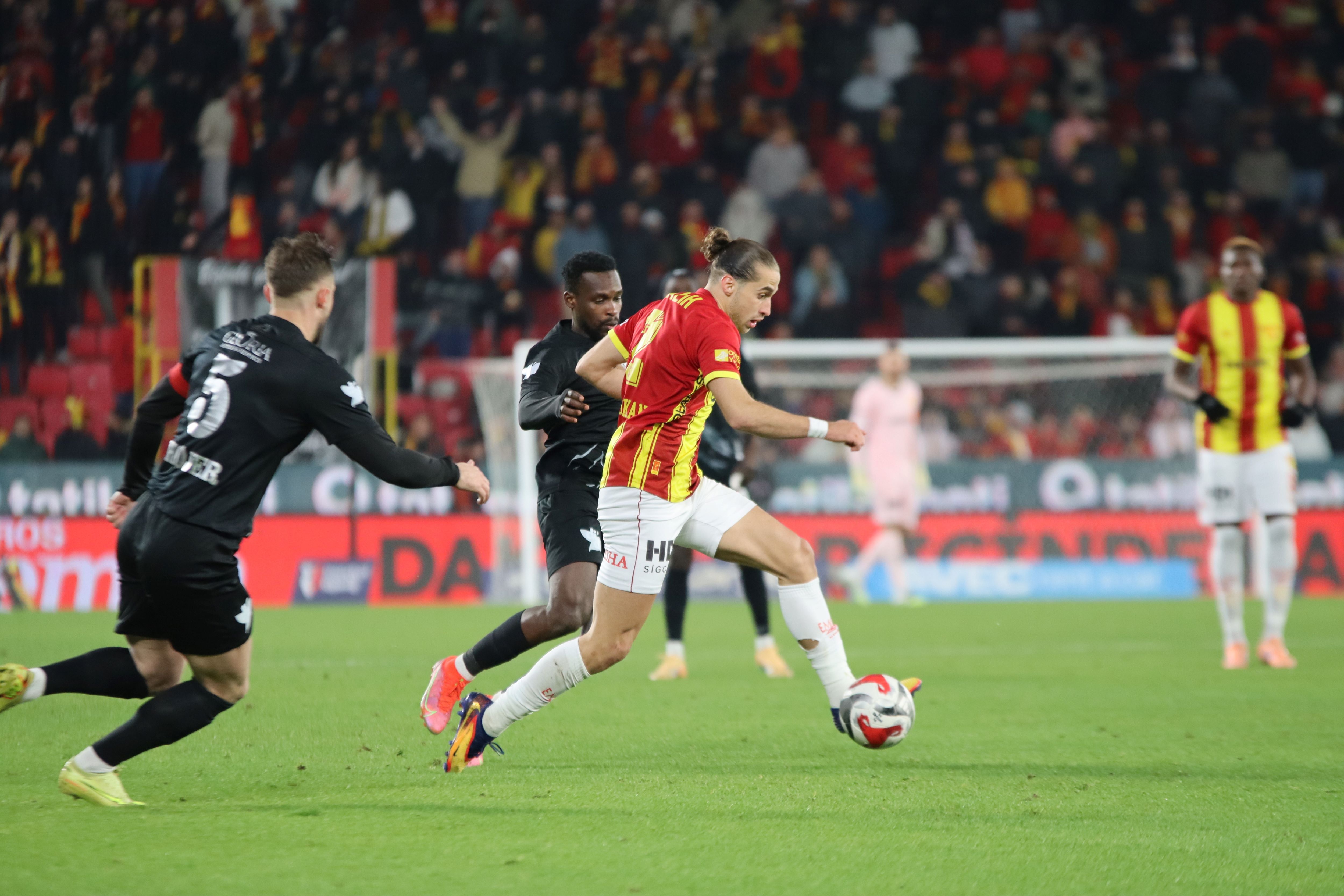 Süper Lig’de Göztepe Fırtınası Sürüyor 3 1 (2)