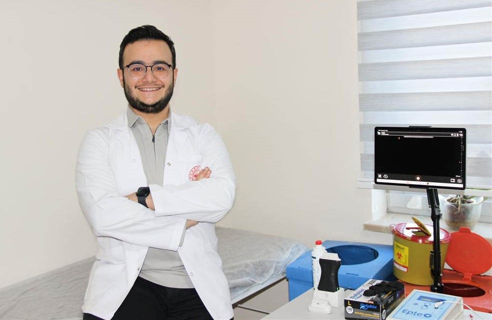 Telefon Kullanırken Başınızı Eğiyorsanız Dikkat!-1