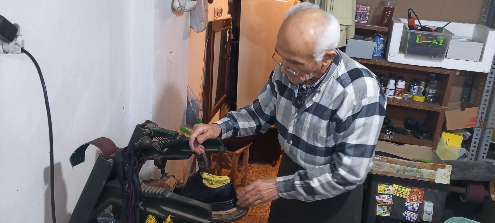 Tezgah Başında Geçen 60 Yıl “At Al” Kültürüne Karşı El Emeği Direnişi (2)