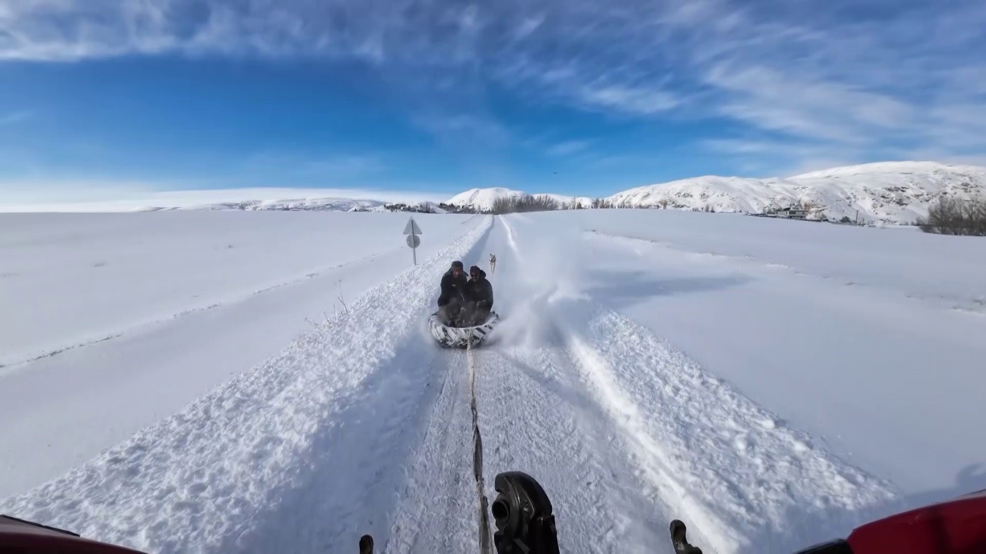 Traktör Lastiğiyle Köy Sokaklarında Kaydılar (6)