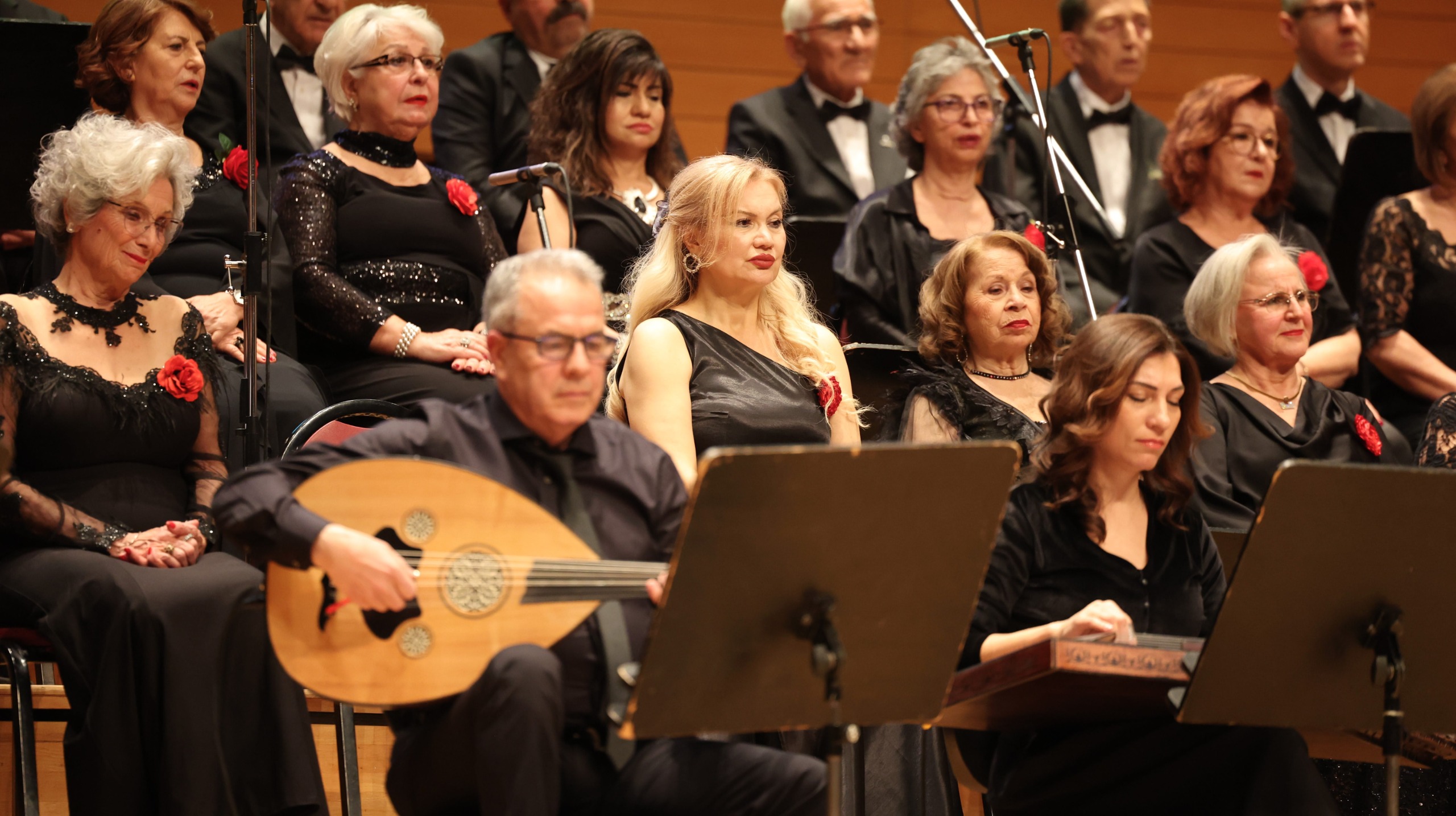 Tülov’dan Aassm'de Unutulmaz Konser Performansı (2)