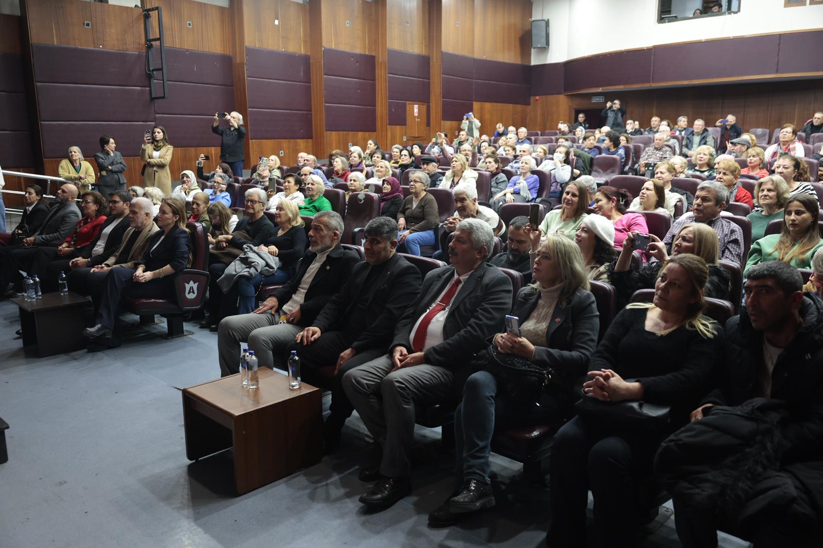 Uğur Mumcu’nun Işığı Konak’ta Yeniden Yandı (2)