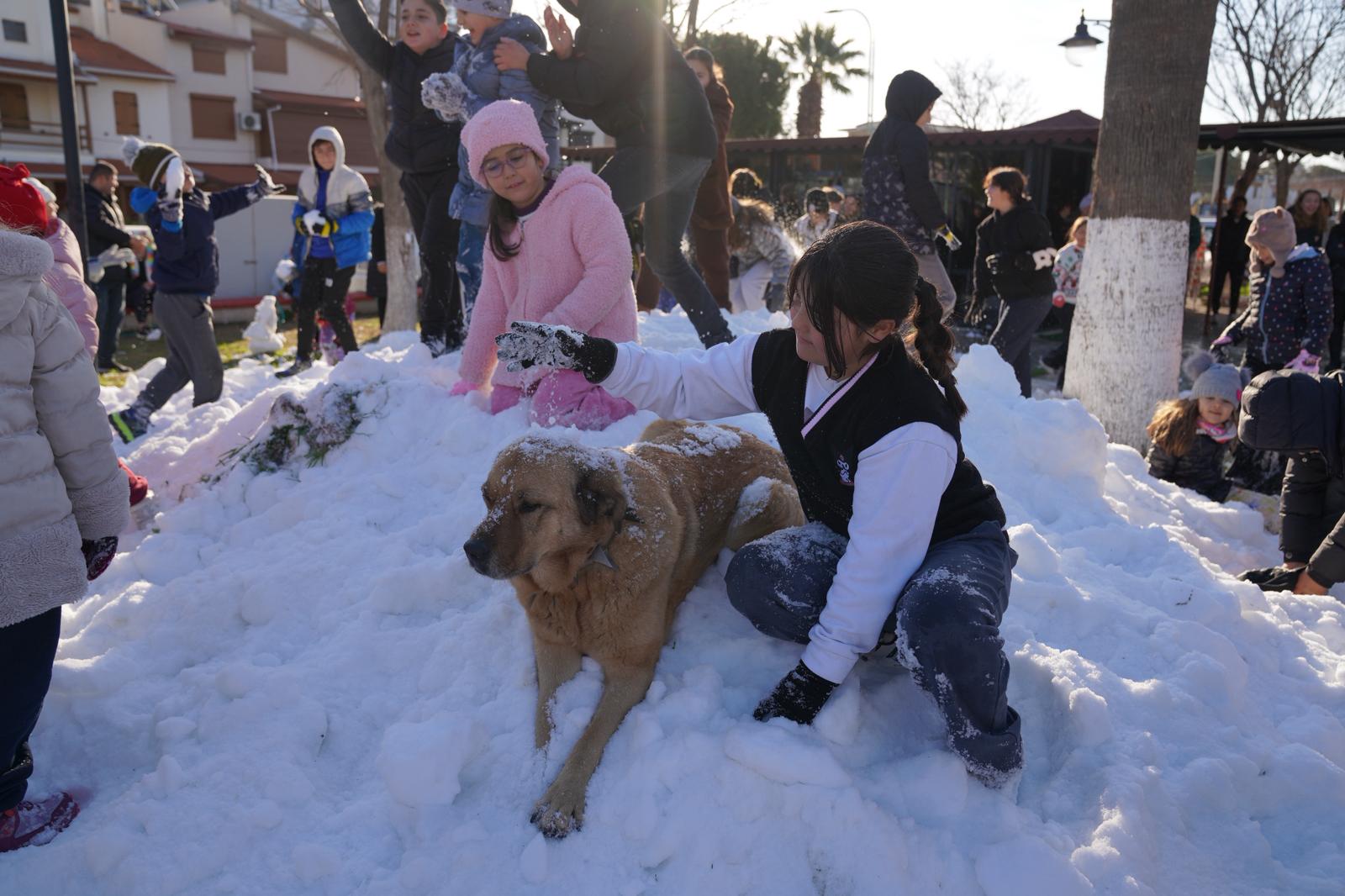 Yarıyıl Tatilinde Ürkmez’de Kar Sevinci (3)