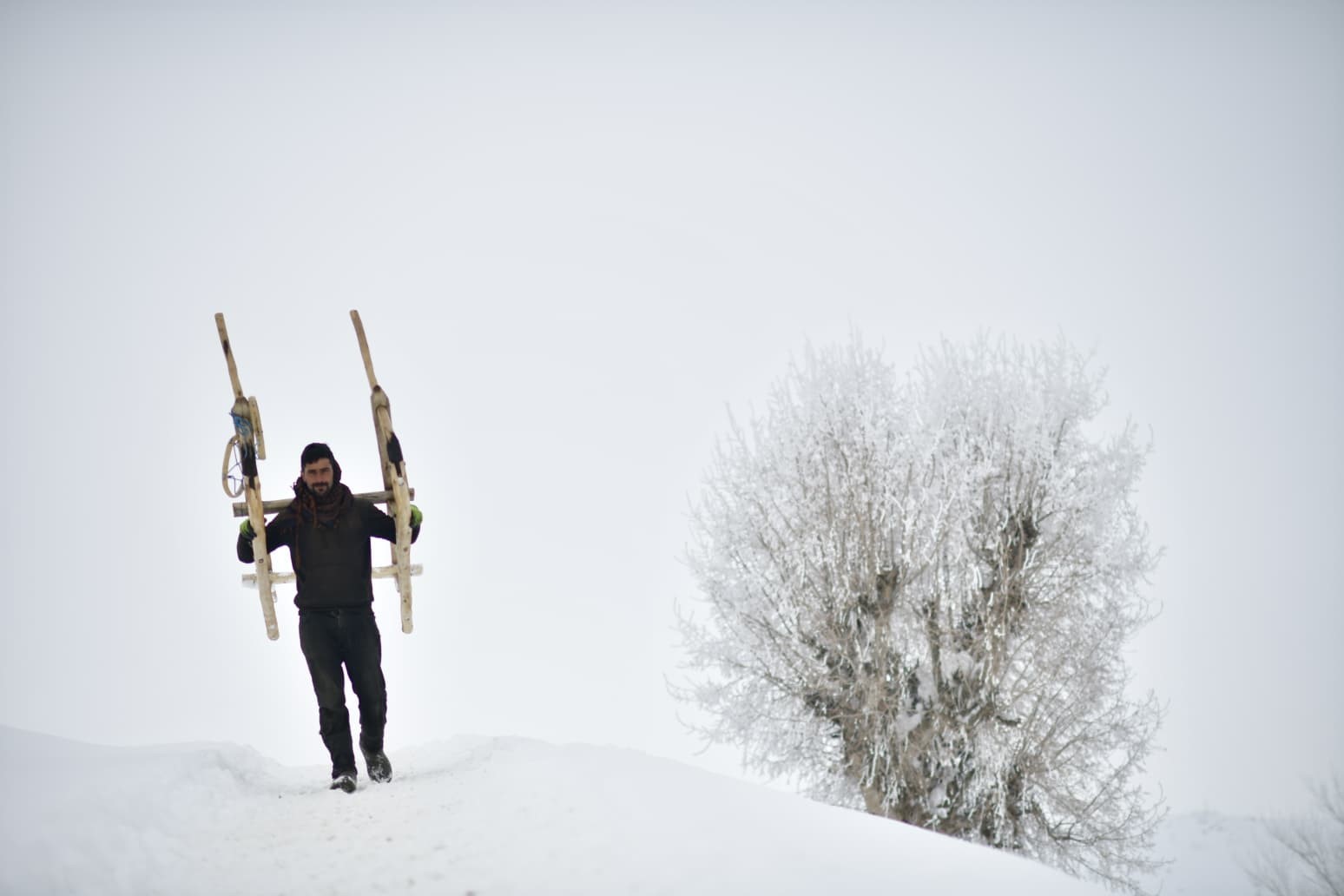 Yoğun Kar Altında Hayat Mücadelesi (4)