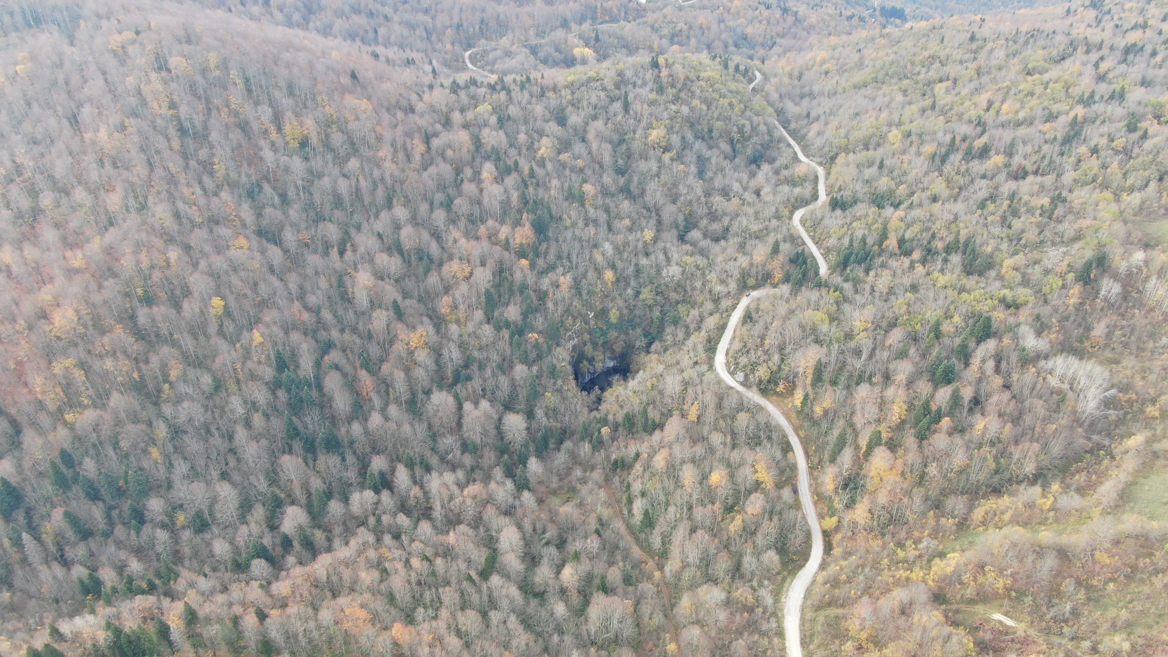100 Metrelik Dev Ağız! Bu Mağara Görenleri Şaşırtıyor (2)
