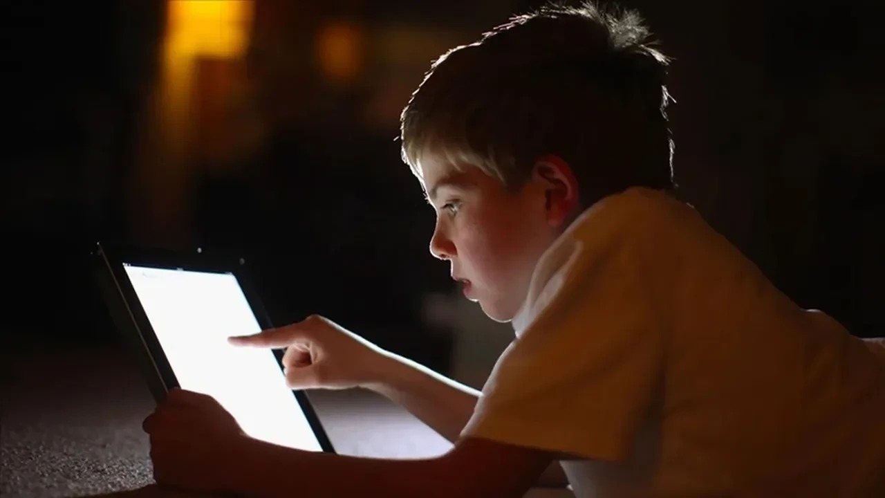 15 Yas Altina Sosyal Medya Kisit