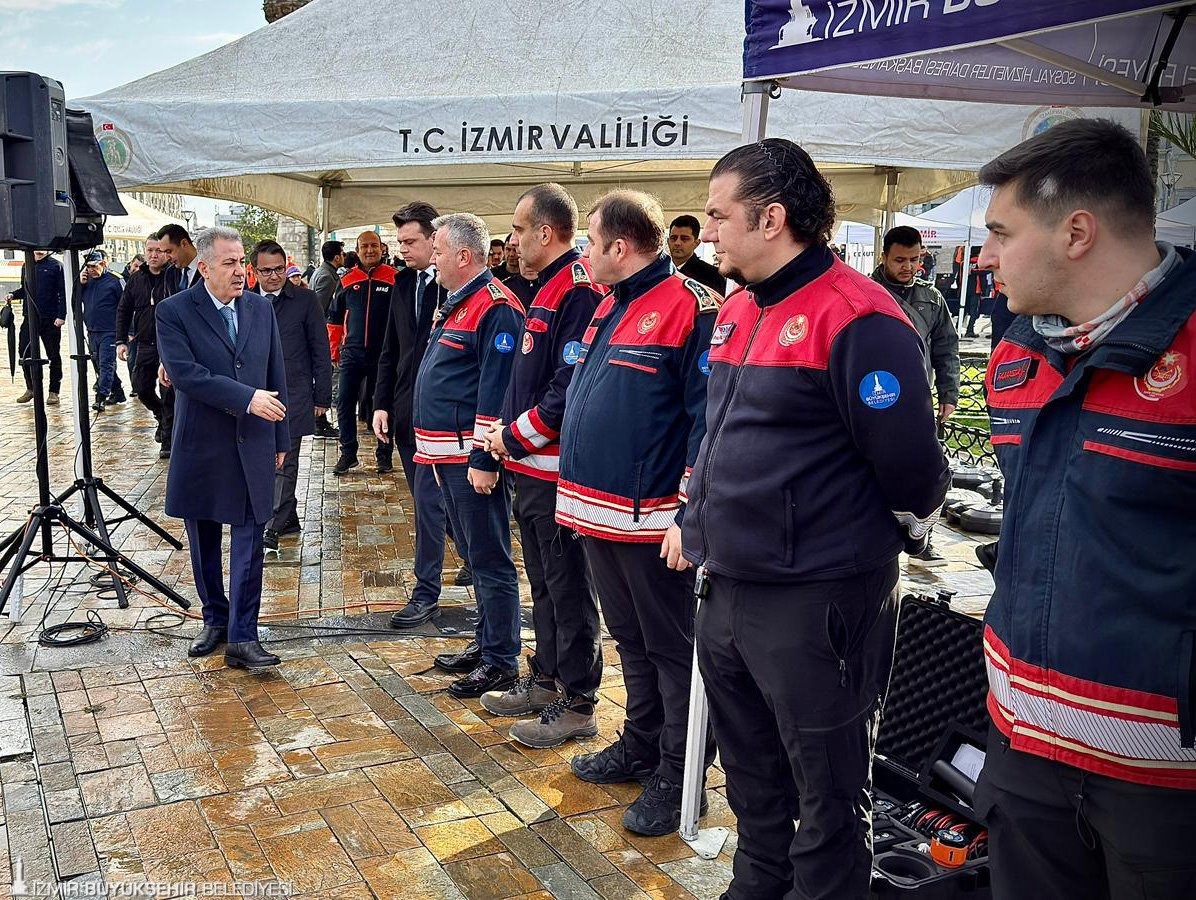 30 Ekim Ve 6 Şubat’ın Sessiz Tanıkları İzmir’de Sergilendi 11