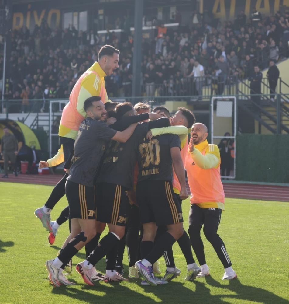 Aliağa Fk Evinde Şov Yaptı 11