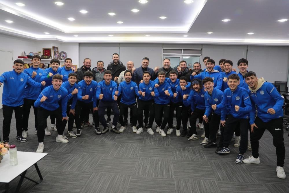 Aliağa Helvacı Spor U 18 Takımı, İzmir Şampiyonu Oldu 11