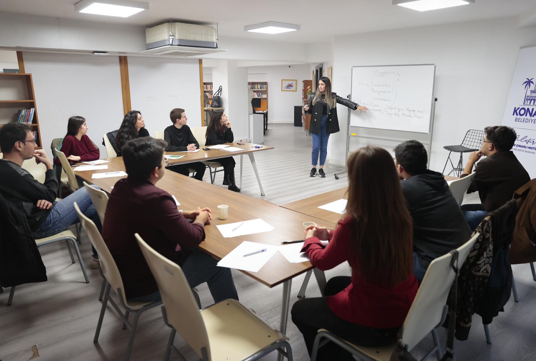 Alsancak'ta Ücretsiz Çay, Kahve Ve Ders Imkanı 11