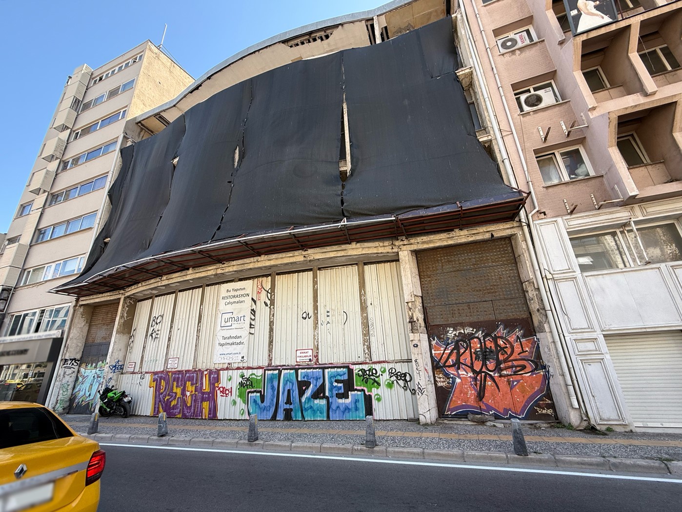 Alsancak’taki Modern Mimarlık Mirası Banka Binası, Genç Tasarımcıların Projeleriyle Tarihi Korunarak Otele Dönüştürüldü (3)