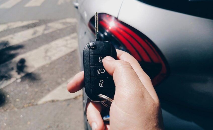 Anahtar Pili Bitti, Araç Çalışmıyor Mu Sakın Çekici Çağırmayın, Çözümü Çok Basit!