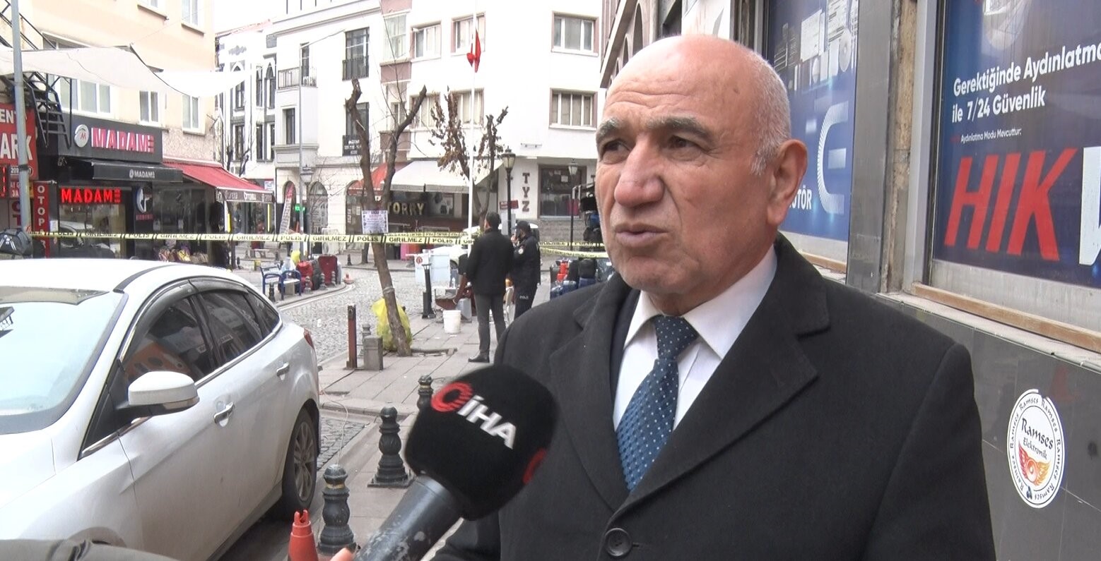 Ankara’nın Altındağ Ilçesi Ulus Semtinde, Çantacılar Sokak’ta Çıkan Silahlı Kavgada Bir Baba Ve Oğlu Yaralandı (3)