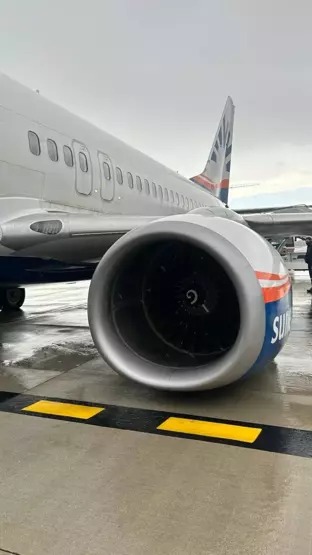 Antalya Havalimanı'nda Panik! Uçağın Iniş Takımları Kırıldı (2)