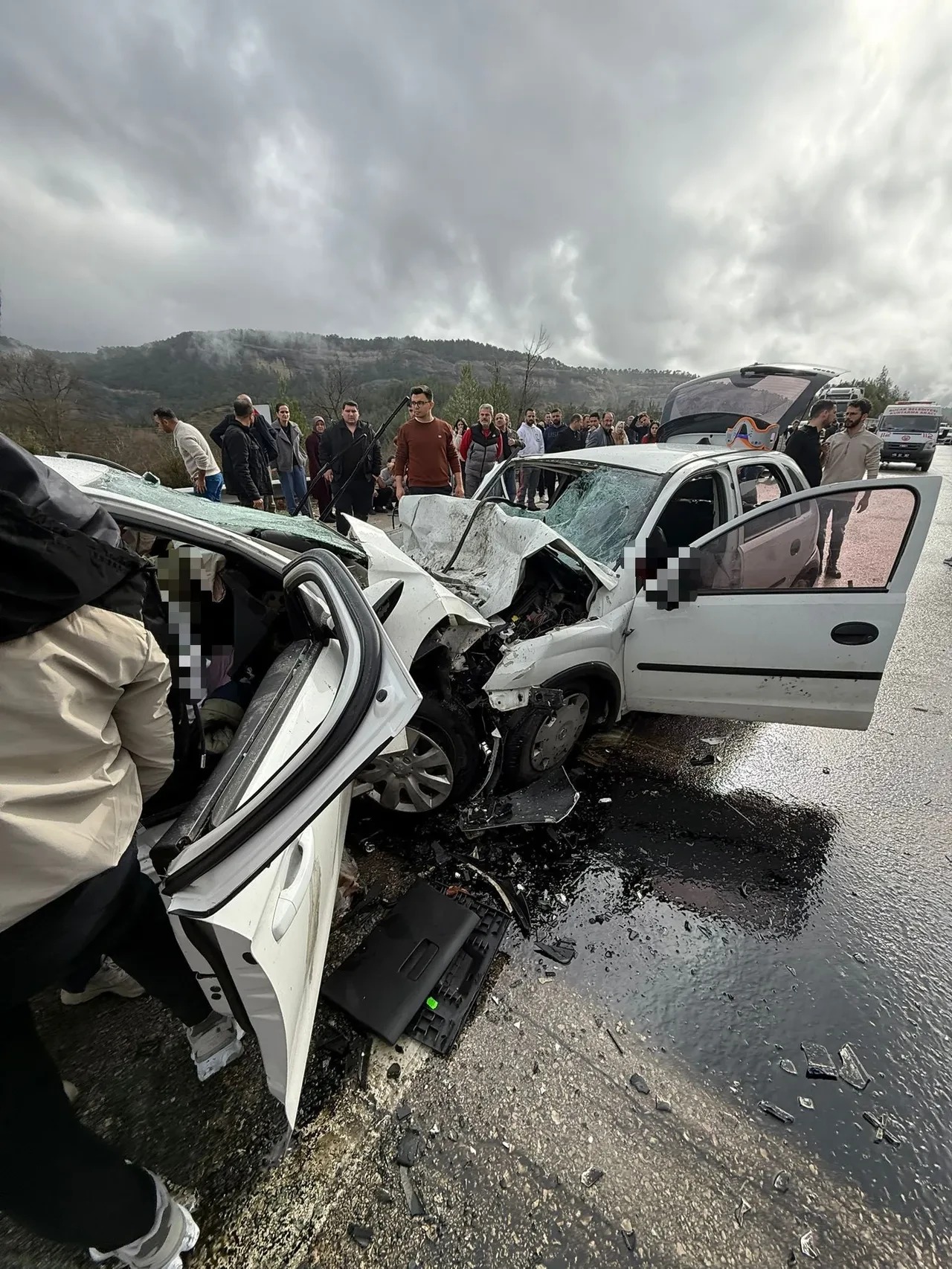 Antalyada Bir Feci Kaza Daha 6 O