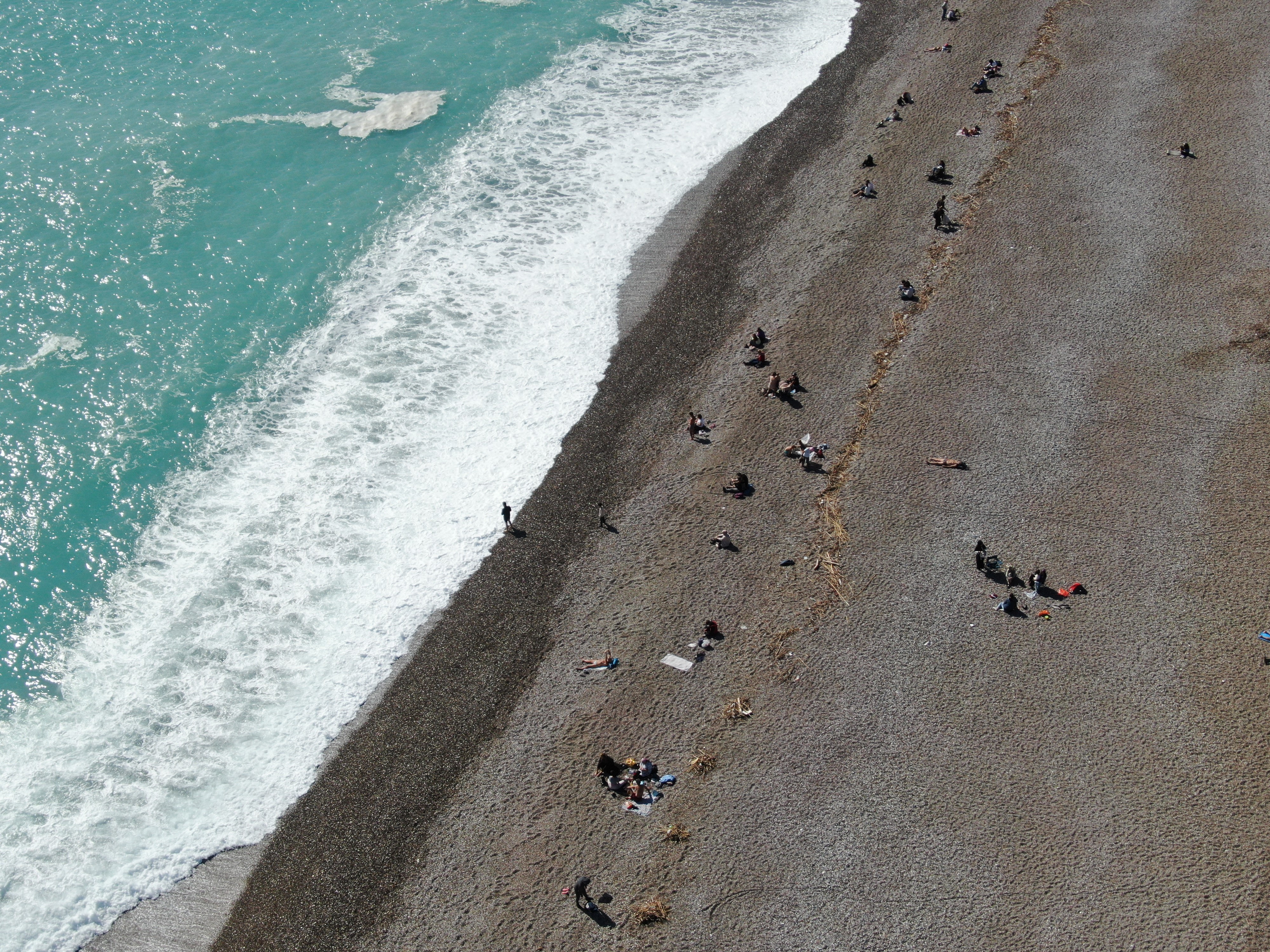 Antalya’da Yağmur Bitti, Güneşi Gören Sahile Koştu! (3)