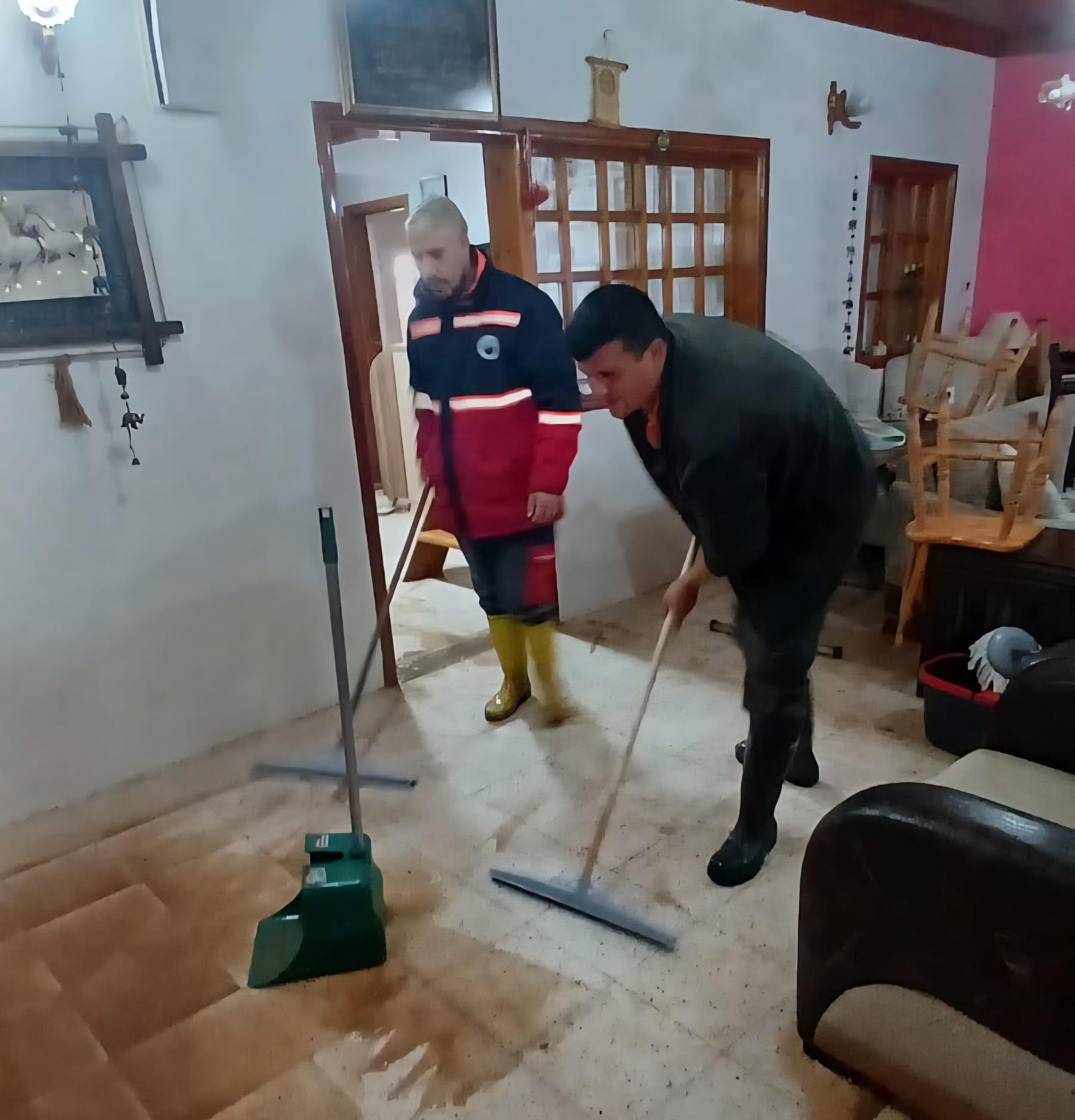 Aşırı Yağış Etkiledi, Ekipler Seferber Oldu (3)