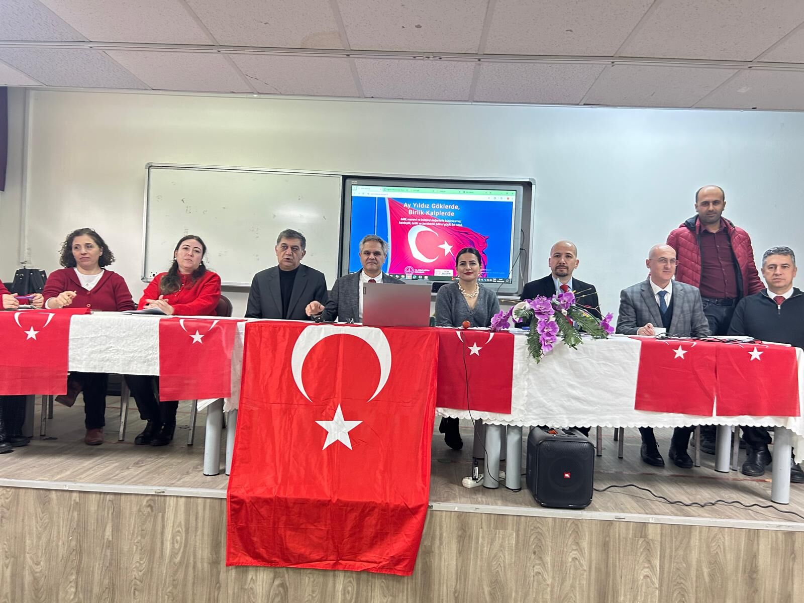 Bayrak Bir Kumaştan Fazlası (1)-3