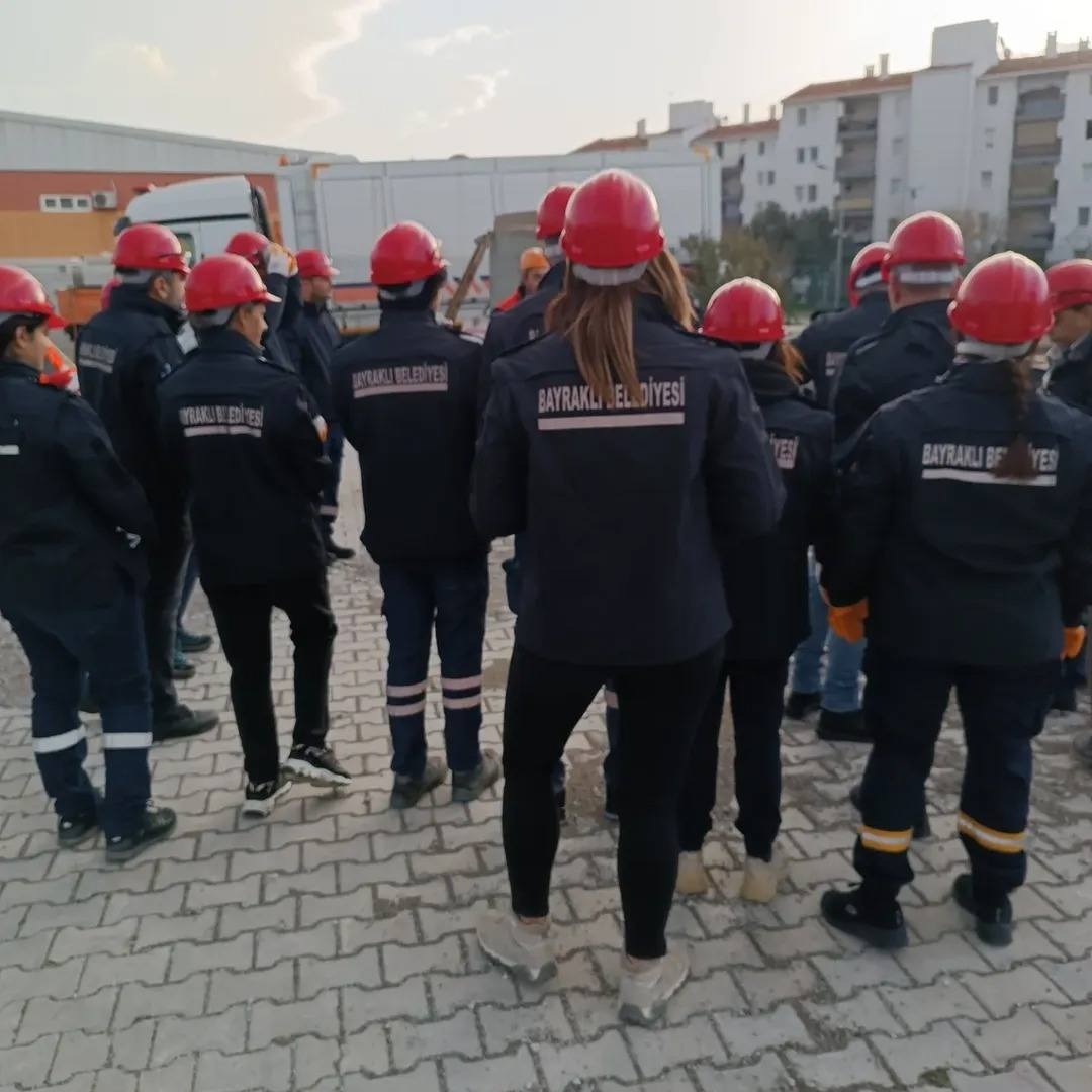 Bayraklı’da Afad’dan Enkaz Eğitimi (7)