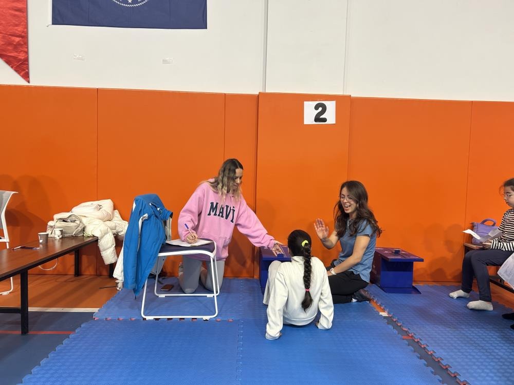 Bergama’da Geleceğin Yıldızları Sahada 22