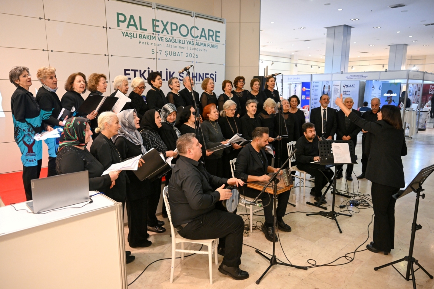 Bornova, Sağlıklı Yaş Alma Hizmetlerini Vitrine Çıkardı (3)