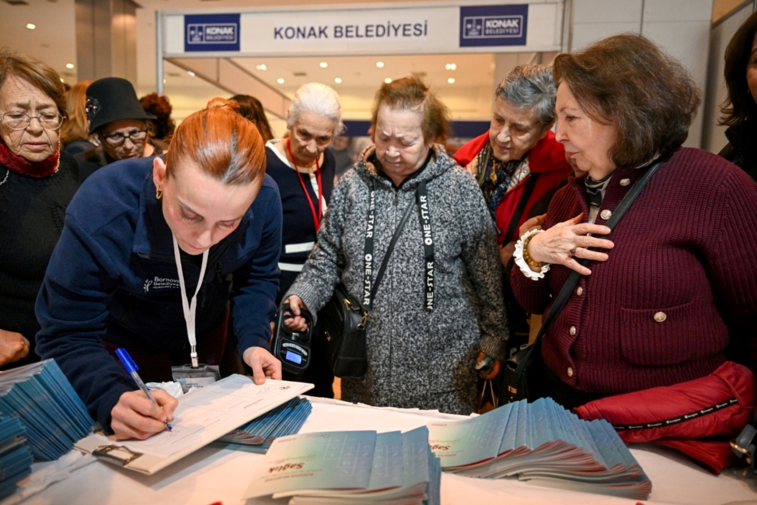 Bornova, Sağlıklı Yaş Alma Hizmetlerini Vitrine Çıkardı (4)