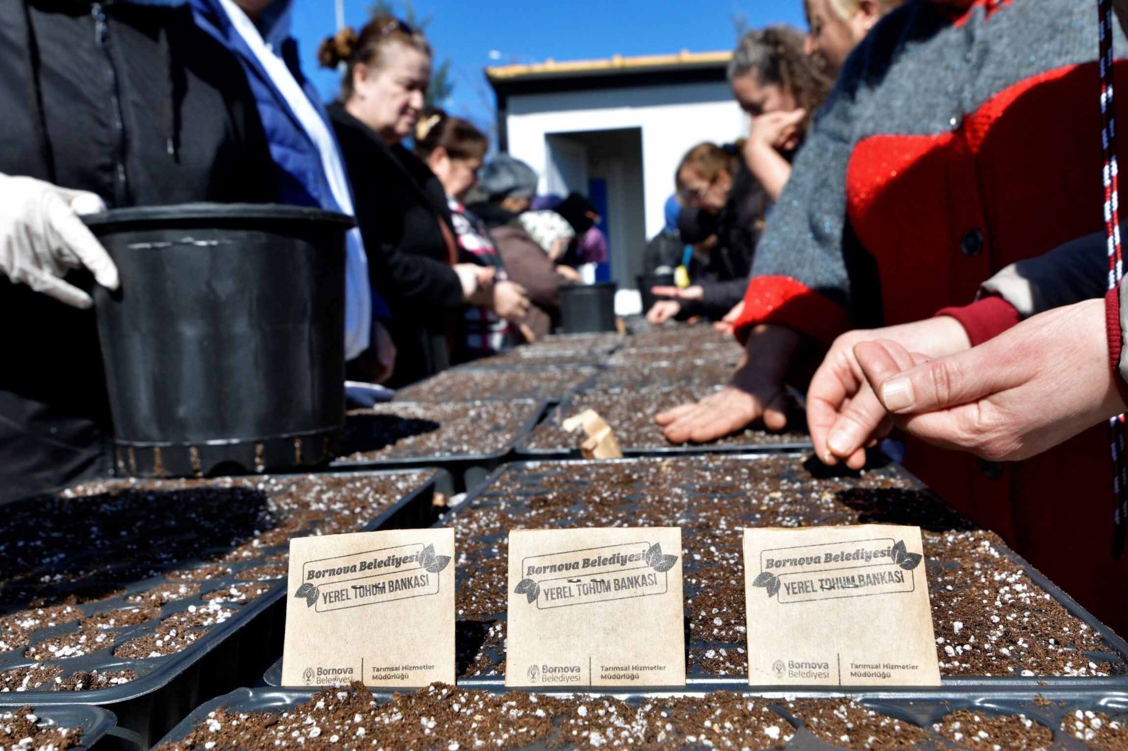 Bornova’da Kadın Emeği Toprakla Hayat Buluyor (3)
